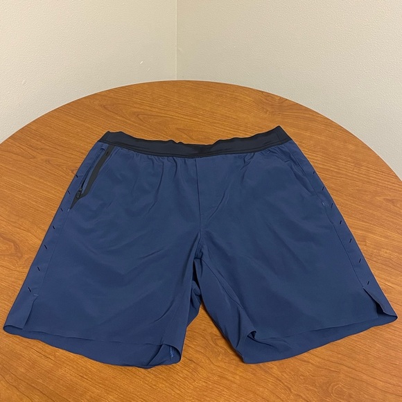 Like New, Men’s Lined Ten Thousand 9” Interval Shorts - Large - Picture 2 of 7